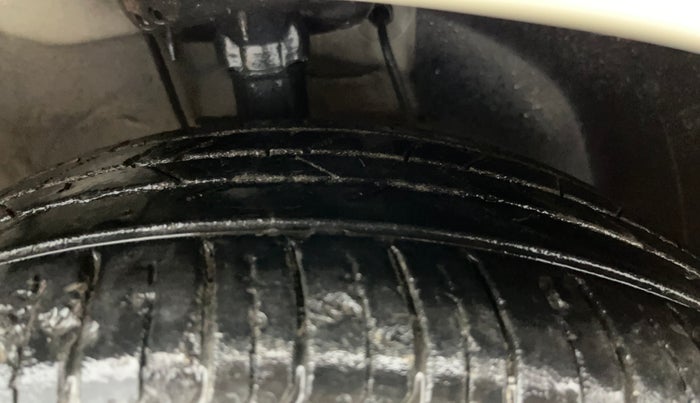 2022 Hyundai NEW I20 SPORTZ 1.2 MT, Petrol, Manual, 36,393 km, Right Front Tyre Tread