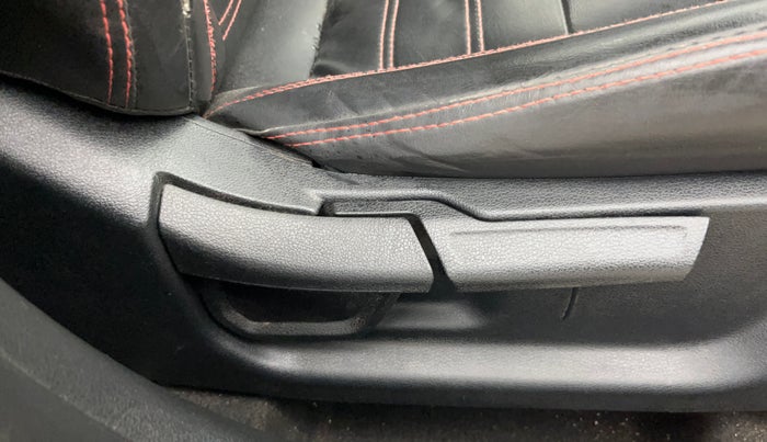 2022 Hyundai NEW I20 SPORTZ 1.2 MT, Petrol, Manual, 36,393 km, Driver Side Adjustment Panel