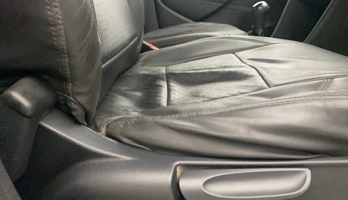 2016 Volkswagen Polo COMFORTLINE 1.2L, Petrol, Manual, 87,064 km, Driver Side Adjustment Panel