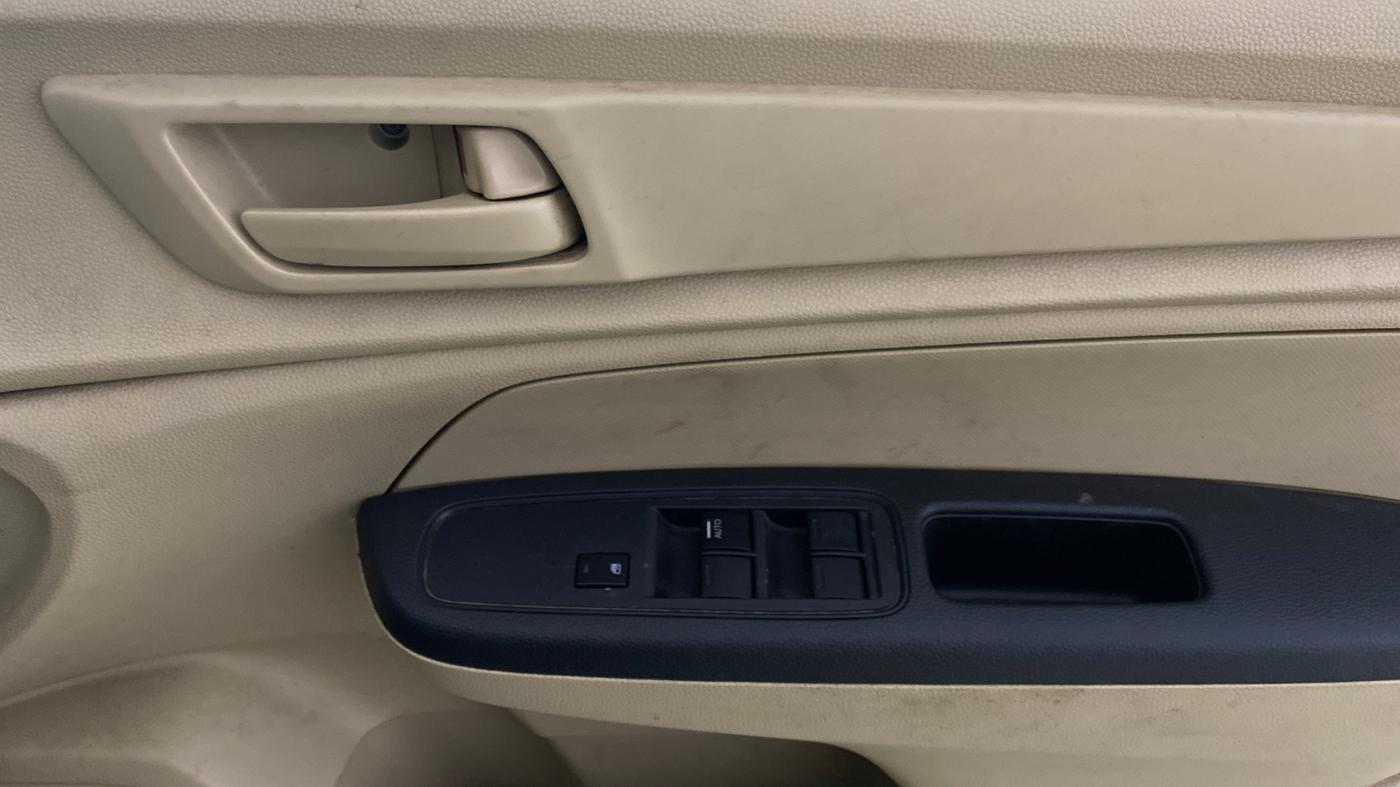 2018 Honda Amaze 1.5L I-DTEC E, Diesel, Manual, 50,050 km, Driver Side Door Panels Control