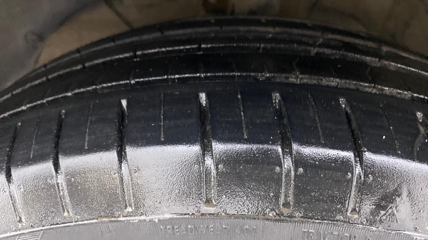 2019 Maruti Swift ZXI + AMT, Petrol, Automatic, 28,613 km, Left Front Tyre Tread