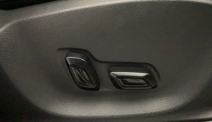 2021 MG ASTOR SAVVY 1.3 TURBO AT S RED, Petrol, Automatic, 75,565 km, Driver Side Adjustment Panel