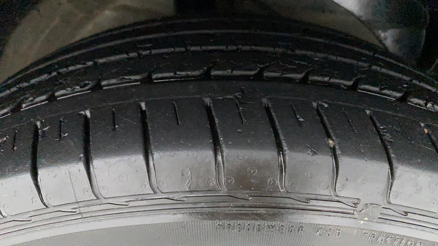 2019 MG HECTOR SHARP DCT PETROL, Petrol, Automatic, 32,460 km, Right Front Tyre Tread