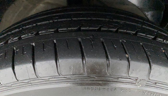 2019 MG HECTOR SHARP DCT PETROL, Petrol, Automatic, 32,460 km, Right Front Tyre Tread