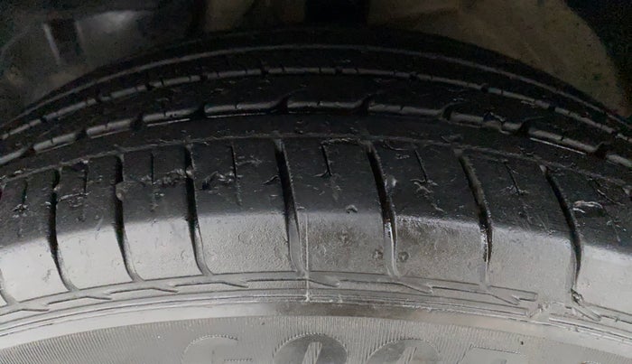 2019 MG HECTOR SHARP DCT PETROL, Petrol, Automatic, 32,460 km, Left Front Tyre Tread