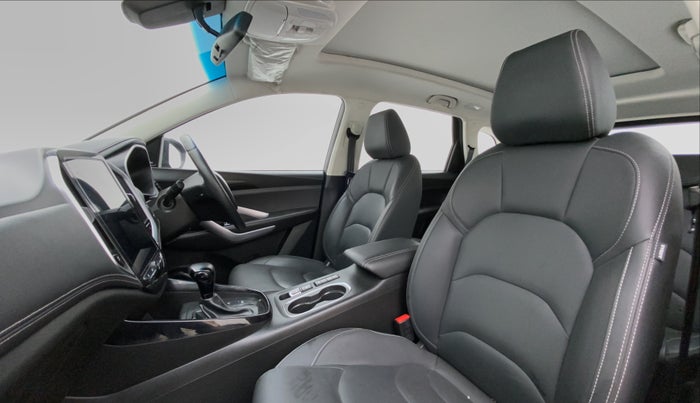 2019 MG HECTOR SHARP DCT PETROL, Petrol, Automatic, 32,460 km, Right Side Front Door Cabin