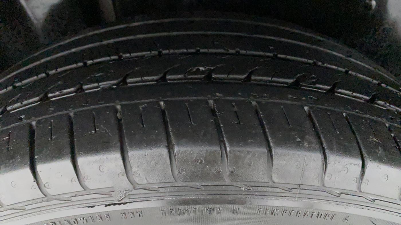 2019 MG HECTOR SHARP DCT PETROL, Petrol, Automatic, 32,460 km, Right Rear Tyre Tread