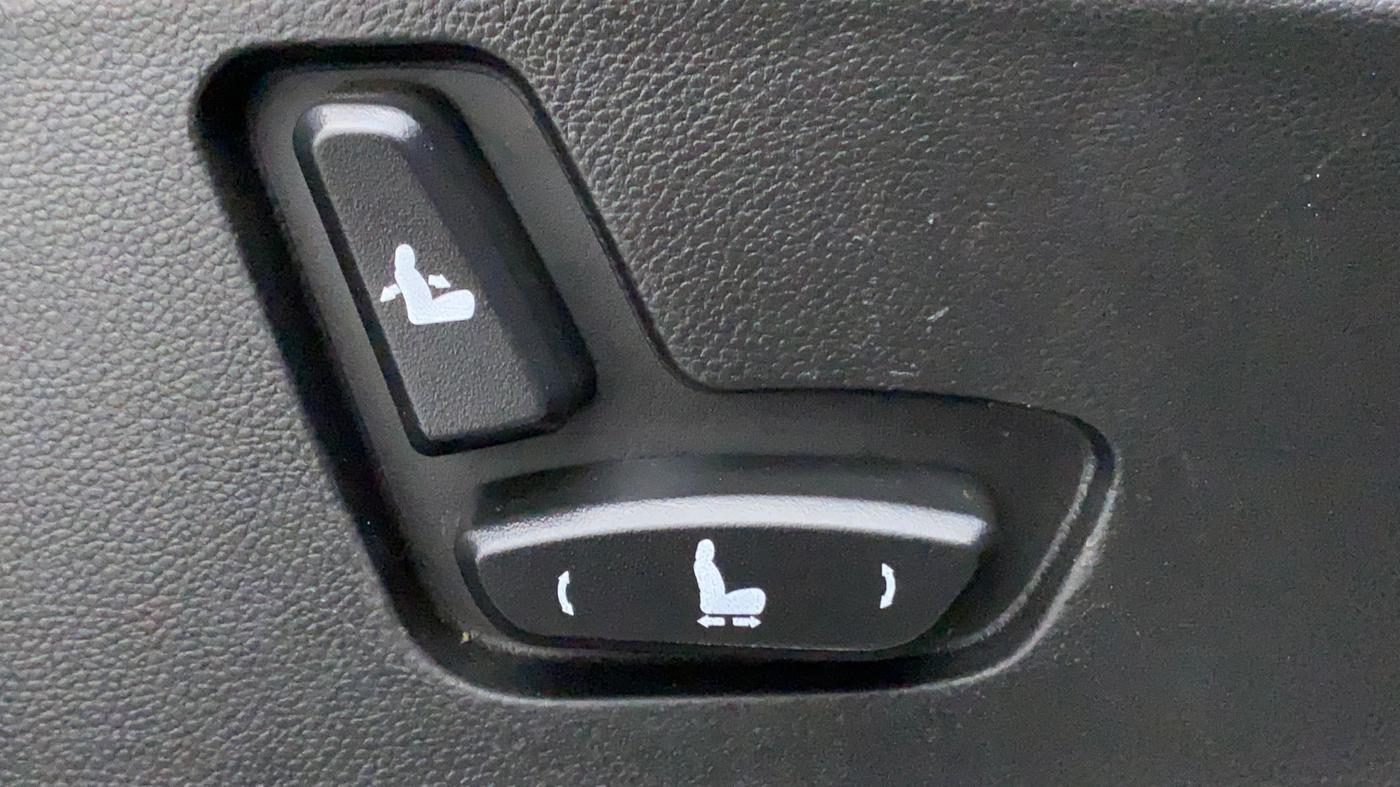 2019 MG HECTOR SHARP DCT PETROL, Petrol, Automatic, 32,460 km, Electrically Adjustable Driver's Seat