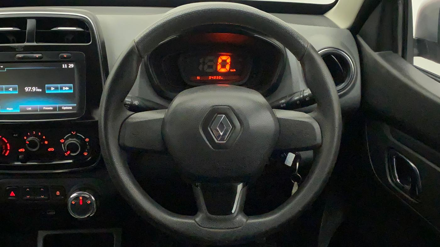 2019 Renault Kwid RXT 1.0 AMT (O), Petrol, Automatic, 35,048 km, Steering Wheel Close Up