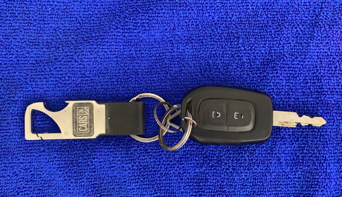 2019 Renault Kwid RXT 1.0 AMT (O), Petrol, Automatic, 35,048 km, Key Close Up