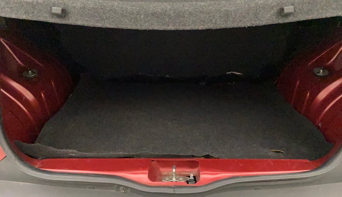 2019 Renault Kwid RXT 1.0 AMT (O), Petrol, Automatic, 35,048 km, Boot Inside