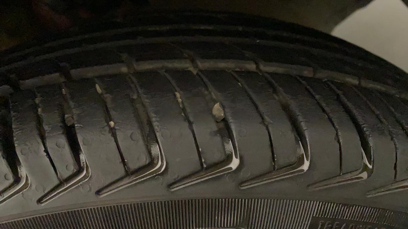 2019 Renault Kwid RXT 1.0 AMT (O), Petrol, Automatic, 35,048 km, Left Rear Tyre Tread