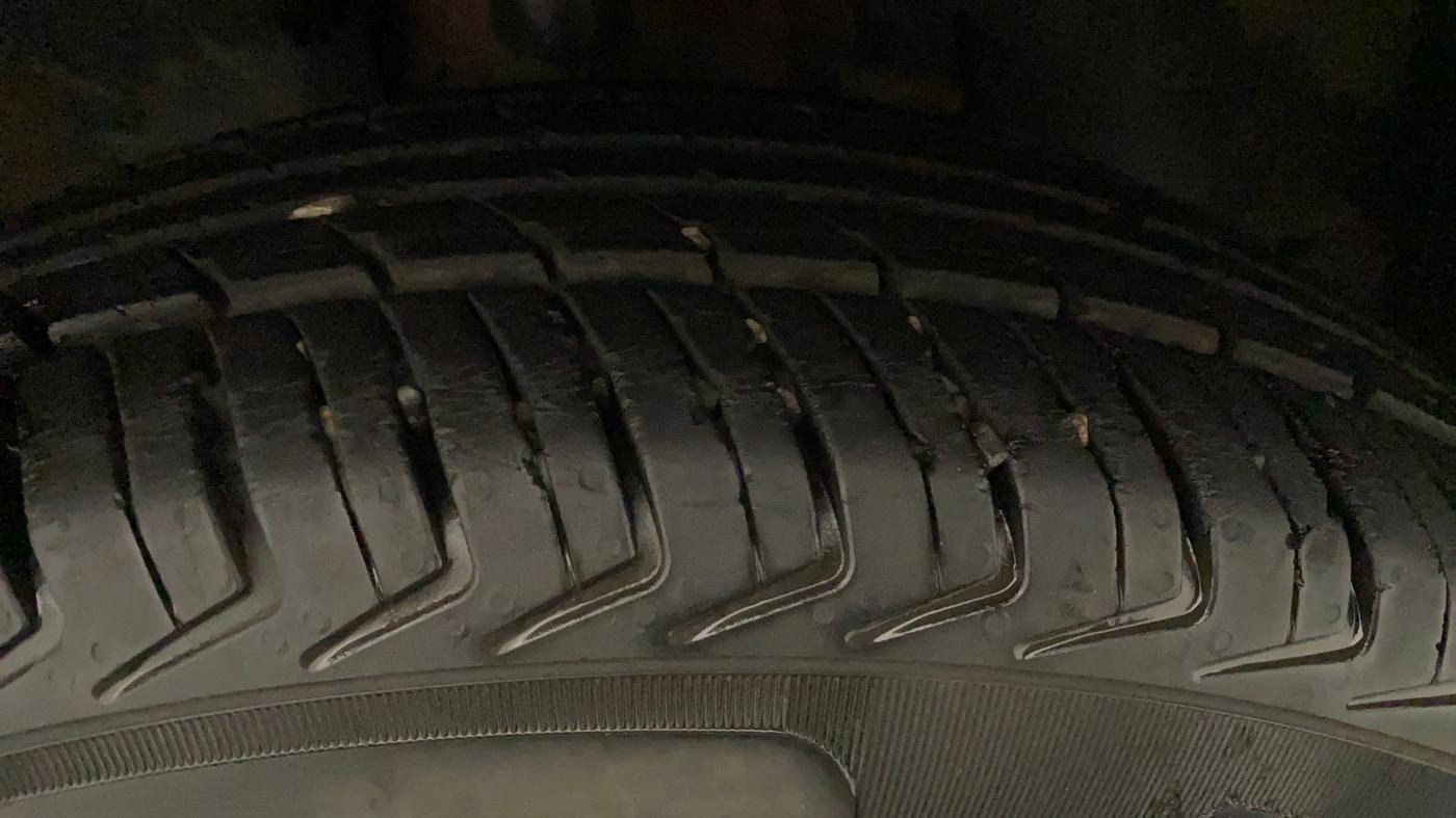 2019 Renault Kwid RXT 1.0 AMT (O), Petrol, Automatic, 35,048 km, Right Front Tyre Tread