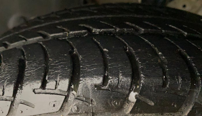 2019 Maruti New Wagon-R VXI 1.2 AMT, Petrol, Automatic, 52,152 km, Left Front Tyre Tread