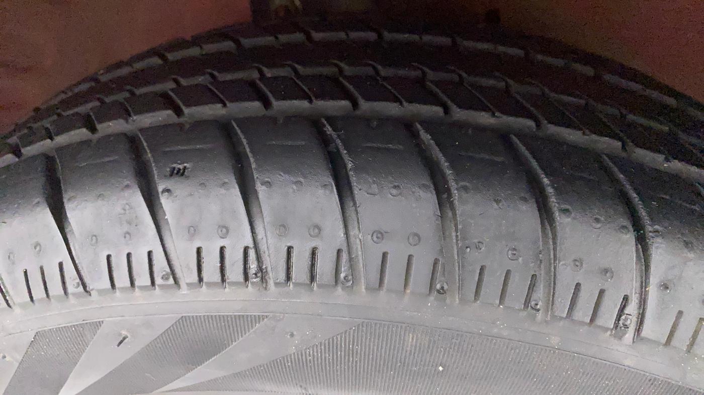 2021 Maruti Celerio ZXI AMT, Petrol, Automatic, 13,438 km, Right Front Tyre Tread