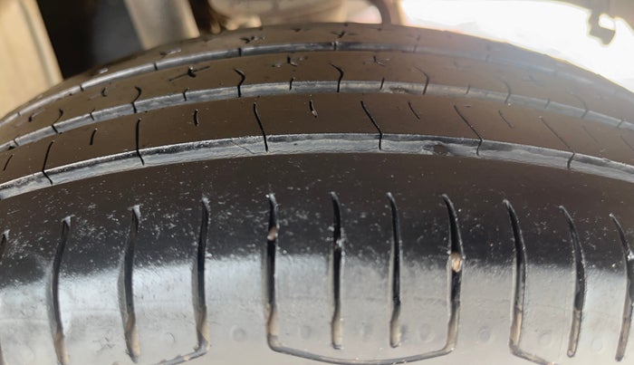 2016 Maruti Alto K10 VXI AMT, Petrol, Automatic, 68,816 km, Left Rear Tyre Tread