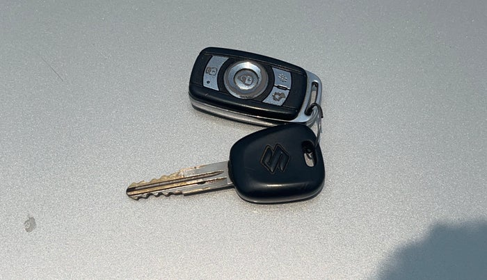 2016 Maruti Alto K10 VXI AMT, Petrol, Automatic, 68,816 km, Key Close Up