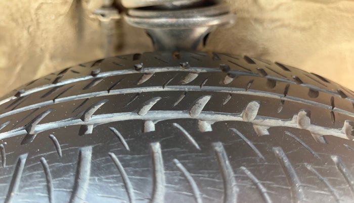 2016 Maruti Alto K10 VXI AMT, Petrol, Automatic, 68,816 km, Right Front Tyre Tread