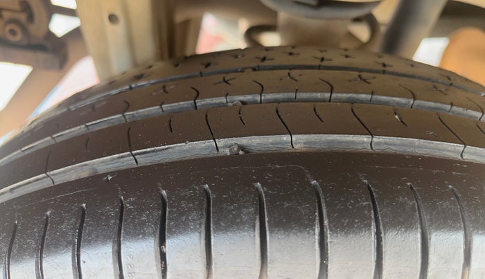 2016 Maruti Alto K10 VXI AMT, Petrol, Automatic, 68,816 km, Right Rear Tyre Tread