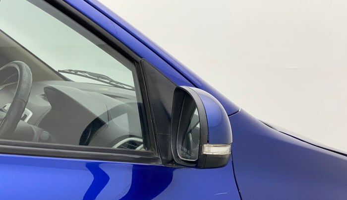 2011 Hyundai i20 ASTA 1.4 AT, Petrol, Automatic, 1,32,867 km, Right rear-view mirror - Mirror motor not working