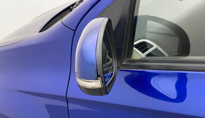 2011 Hyundai i20 ASTA 1.4 AT, Petrol, Automatic, 1,32,867 km, Left rear-view mirror - Indicator light has minor damage