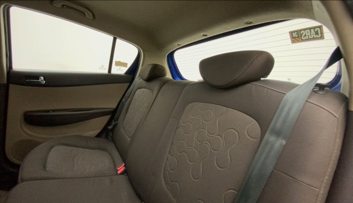 2011 Hyundai i20 ASTA 1.4 AT, Petrol, Automatic, 1,32,867 km, Right Side Rear Door Cabin