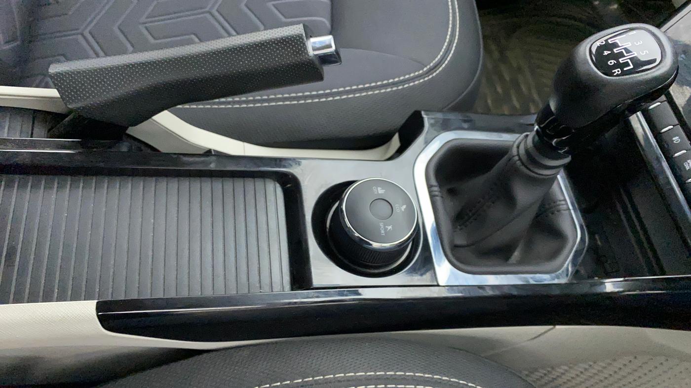 2022 Tata NEXON XZ PLUS (O) PETROL, Petrol, Manual, 8,660 km, Gear Lever