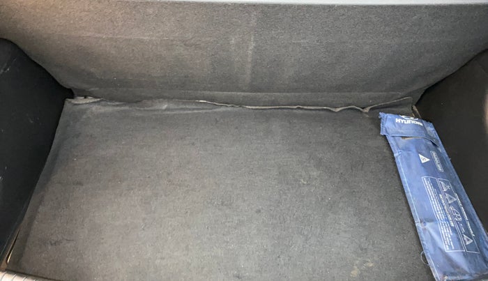 2014 Hyundai Grand i10 ASTA (O) 1.2 KAPPA VTVT, Petrol, Manual, 1,45,204 km, Boot Inside