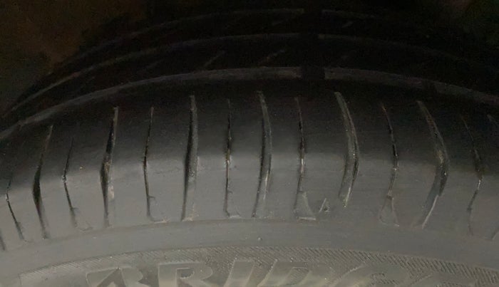 2014 Hyundai Grand i10 ASTA (O) 1.2 KAPPA VTVT, Petrol, Manual, 1,45,204 km, Left Rear Tyre Tread