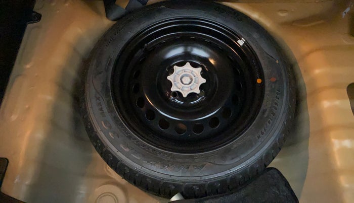 2014 Hyundai Grand i10 ASTA (O) 1.2 KAPPA VTVT, Petrol, Manual, 1,45,204 km, Spare Tyre