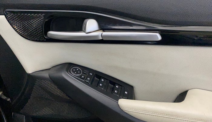 2022 KIA SELTOS HTX PETROL 1.5, Petrol, Manual, 35,386 km, Driver Side Door Panels Control