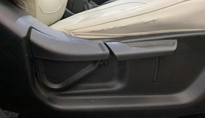 2022 KIA SELTOS HTX PETROL 1.5, Petrol, Manual, 35,386 km, Driver Side Adjustment Panel