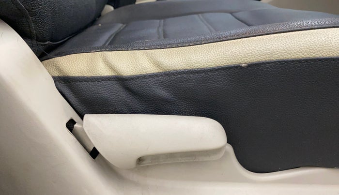 2019 Maruti Celerio VXI (O) CNG, CNG, Manual, 1,01,425 km, Driver Side Adjustment Panel