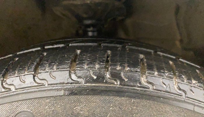 2019 Maruti Celerio VXI (O) CNG, CNG, Manual, 1,01,425 km, Right Front Tyre Tread