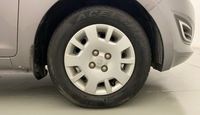 2013 Hyundai i20 MAGNA (O) 1.2, Petrol, Manual, 10,992 km, Right Front Wheel