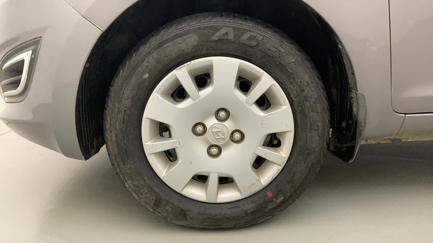 2013 Hyundai i20 MAGNA (O) 1.2, Petrol, Manual, 10,992 km, Left Front Wheel