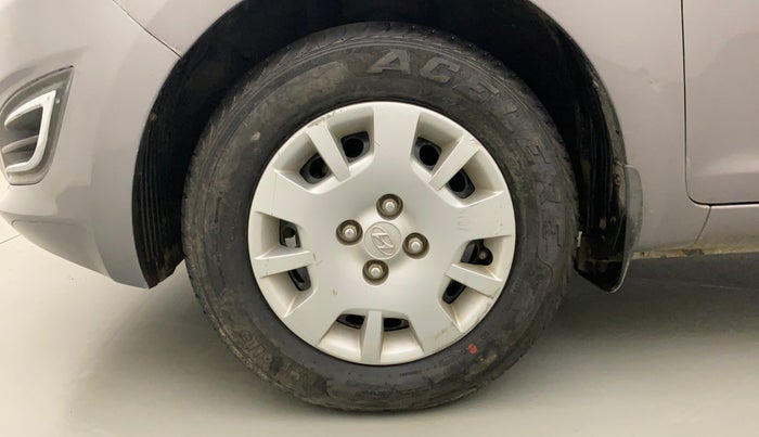 2013 Hyundai i20 MAGNA (O) 1.2, Petrol, Manual, 10,992 km, Left Front Wheel
