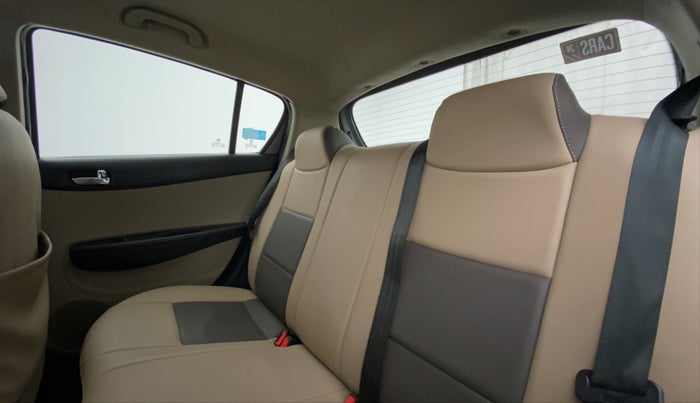 2013 Hyundai i20 MAGNA (O) 1.2, Petrol, Manual, 10,992 km, Right Side Rear Door Cabin