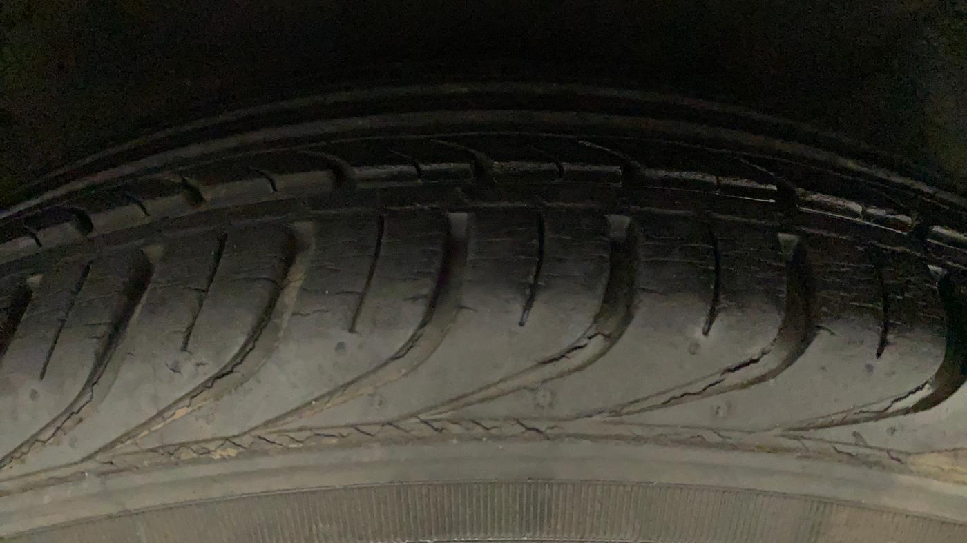 2013 Hyundai i20 MAGNA (O) 1.2, Petrol, Manual, 10,992 km, Right Rear Tyre Tread