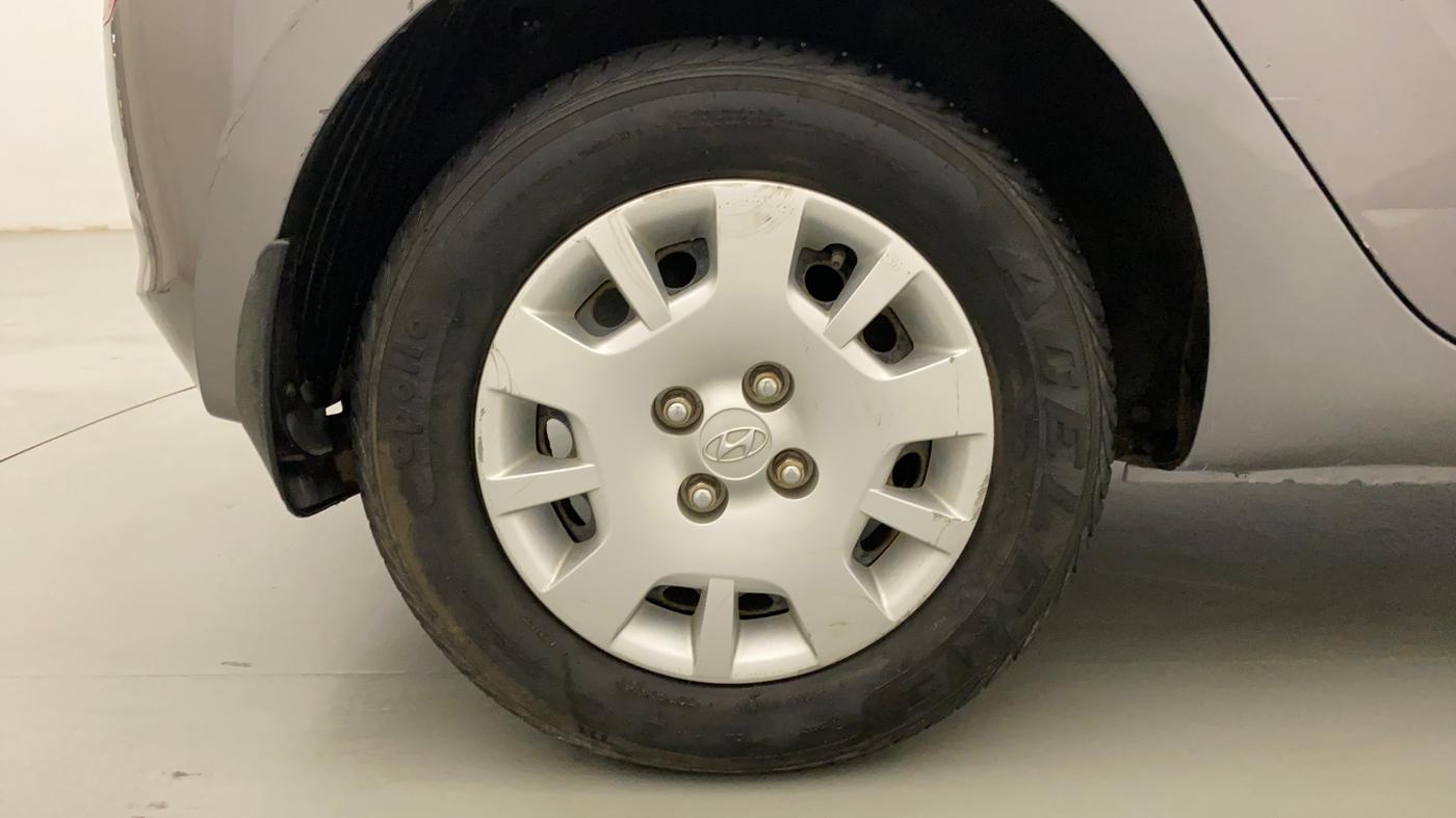 2013 Hyundai i20 MAGNA (O) 1.2, Petrol, Manual, 10,992 km, Right Rear Wheel