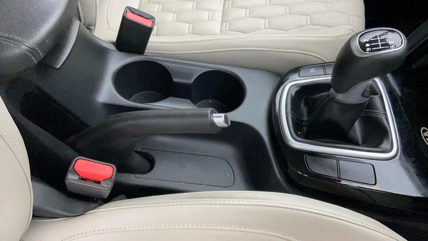 2020 KIA SELTOS HTX 1.5 PETROL, Petrol, Manual, 31,213 km, Gear Lever