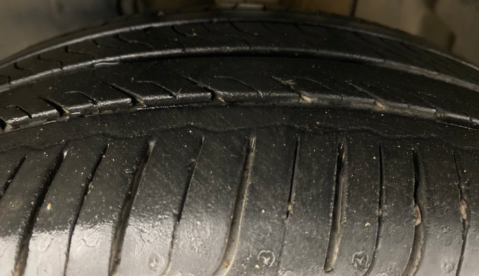 2021 Tata ALTROZ XT 1.5 RTQ, Diesel, Manual, 23,300 km, Left Front Tyre Tread
