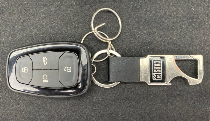 2021 Tata ALTROZ XT 1.5 RTQ, Diesel, Manual, 23,300 km, Key Close Up