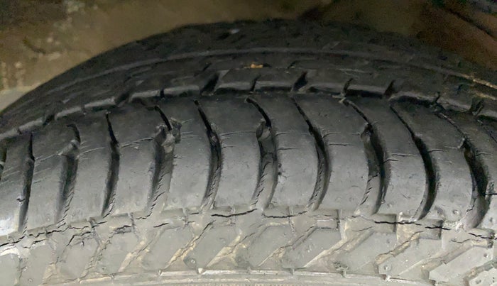 2011 Maruti Zen Estilo VXI, Petrol, Manual, 12,187 km, Right Front Tyre Tread