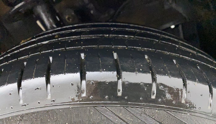 2021 Maruti Baleno ZETA PETROL 1.2, Petrol, Manual, 19,715 km, Right Front Tyre Tread