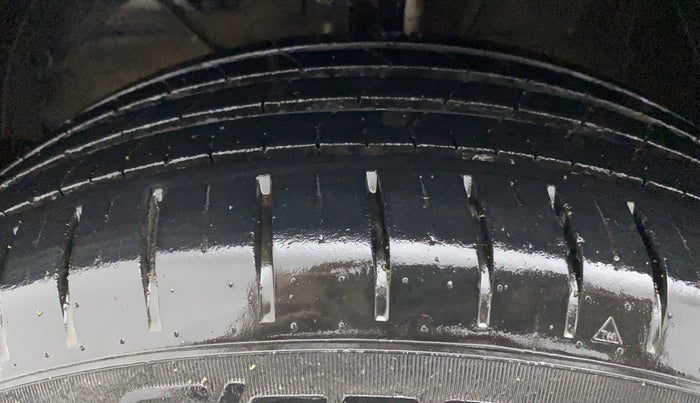 2021 Maruti Baleno ZETA PETROL 1.2, Petrol, Manual, 19,715 km, Left Front Tyre Tread