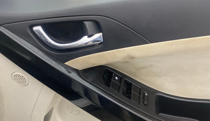 2022 Tata NEXON XZA PLUS DIESEL, Diesel, Automatic, 1,01,841 km, Driver Side Door Panels Control