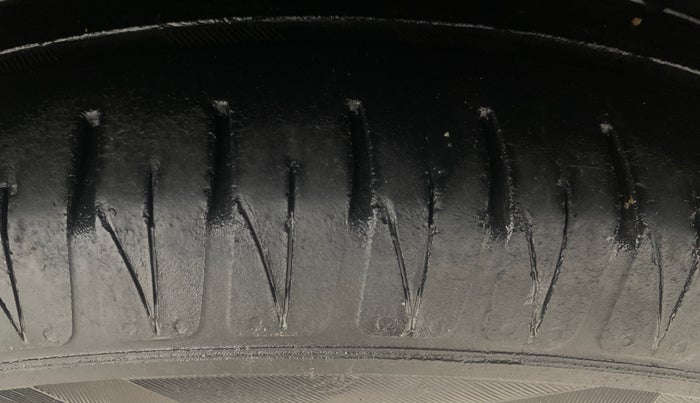 2022 Tata NEXON XZA PLUS DIESEL, Diesel, Automatic, 1,01,841 km, Right Front Tyre Tread