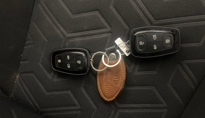 2022 Tata NEXON XZA PLUS DIESEL, Diesel, Automatic, 1,01,841 km, Key Close Up