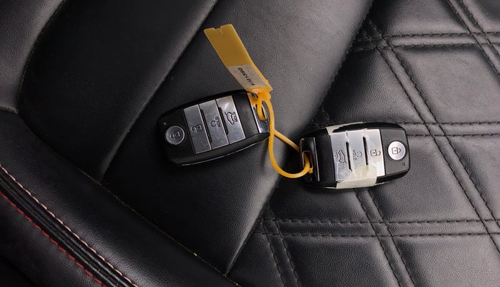 2021 KIA SONET HTX 1.0 DCT, Petrol, Automatic, 43,353 km, Key Close Up